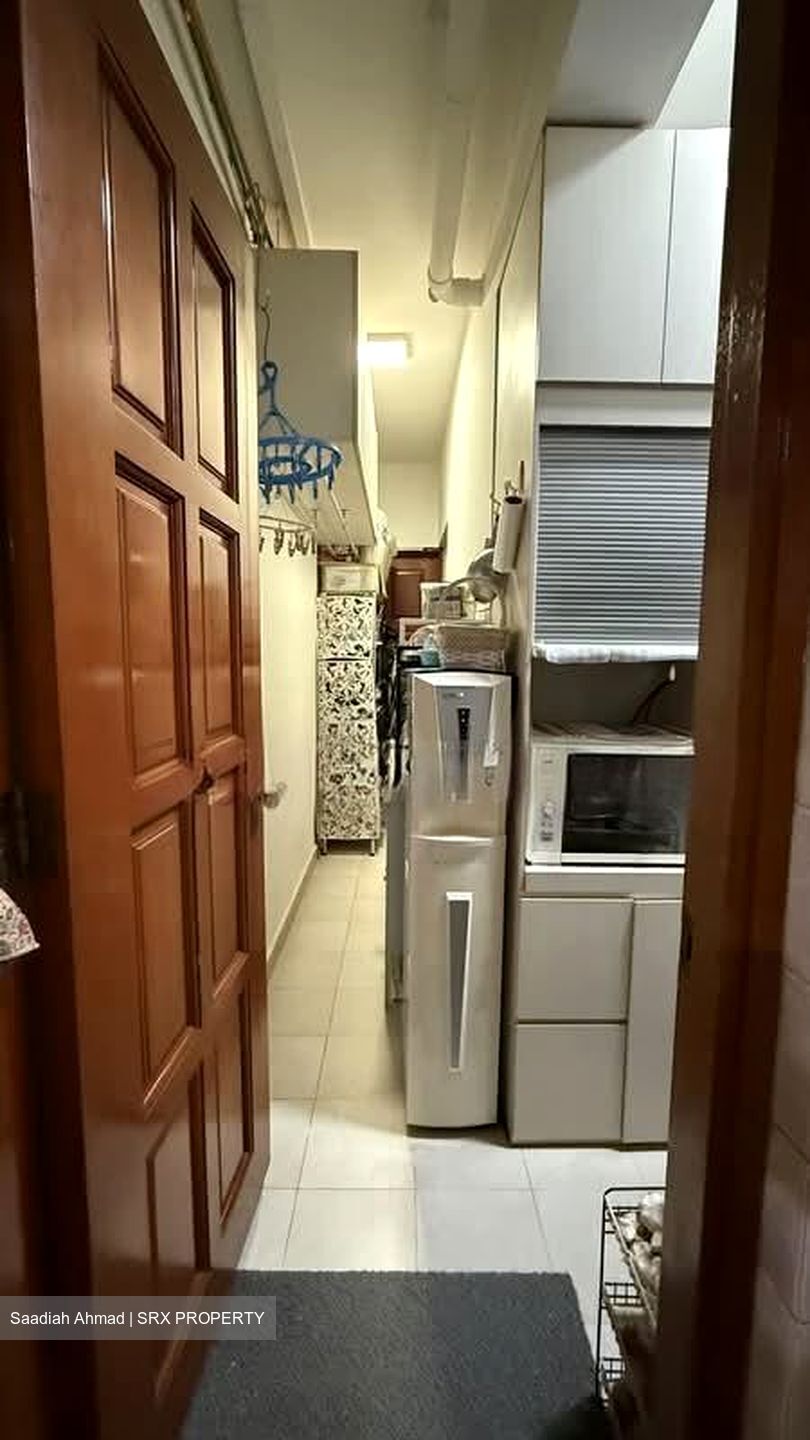 Simsville (D14), Condominium #588726881